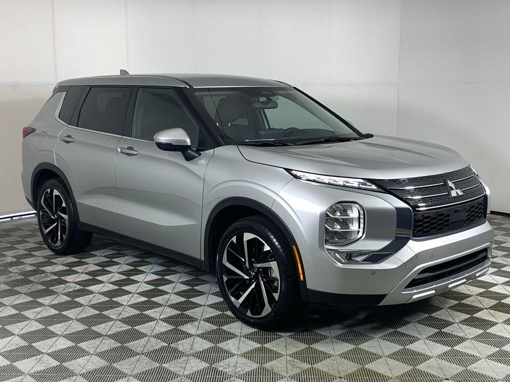 used 2024 Mitsubishi Outlander car, priced at $22,920