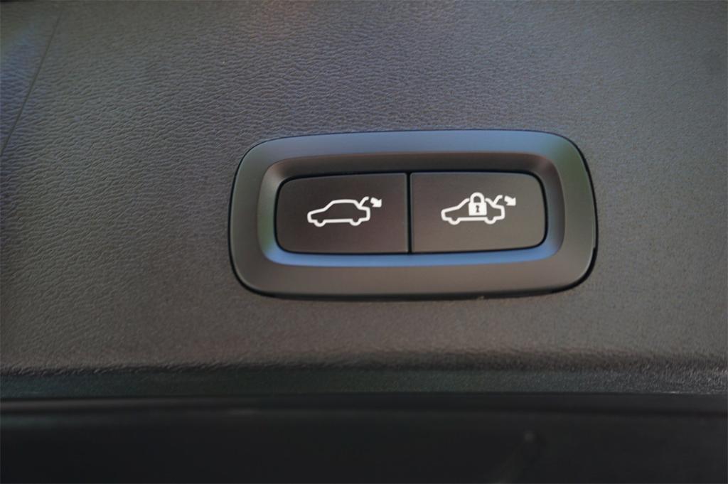 used 2024 Volvo XC40 car, priced at $33,559
