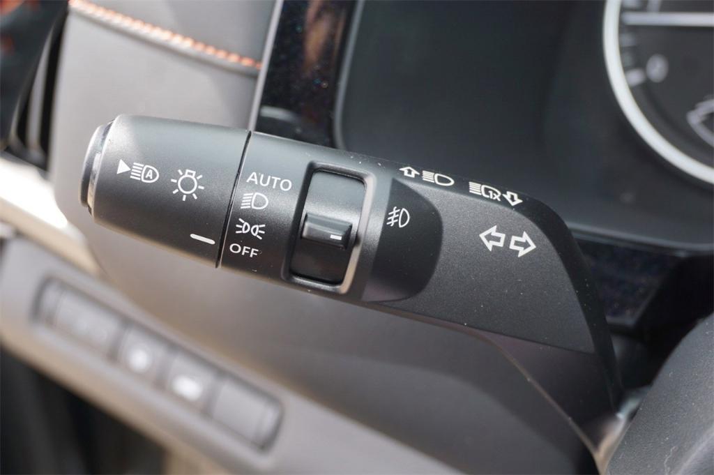 new 2025 Nissan Pathfinder car, priced at $46,675