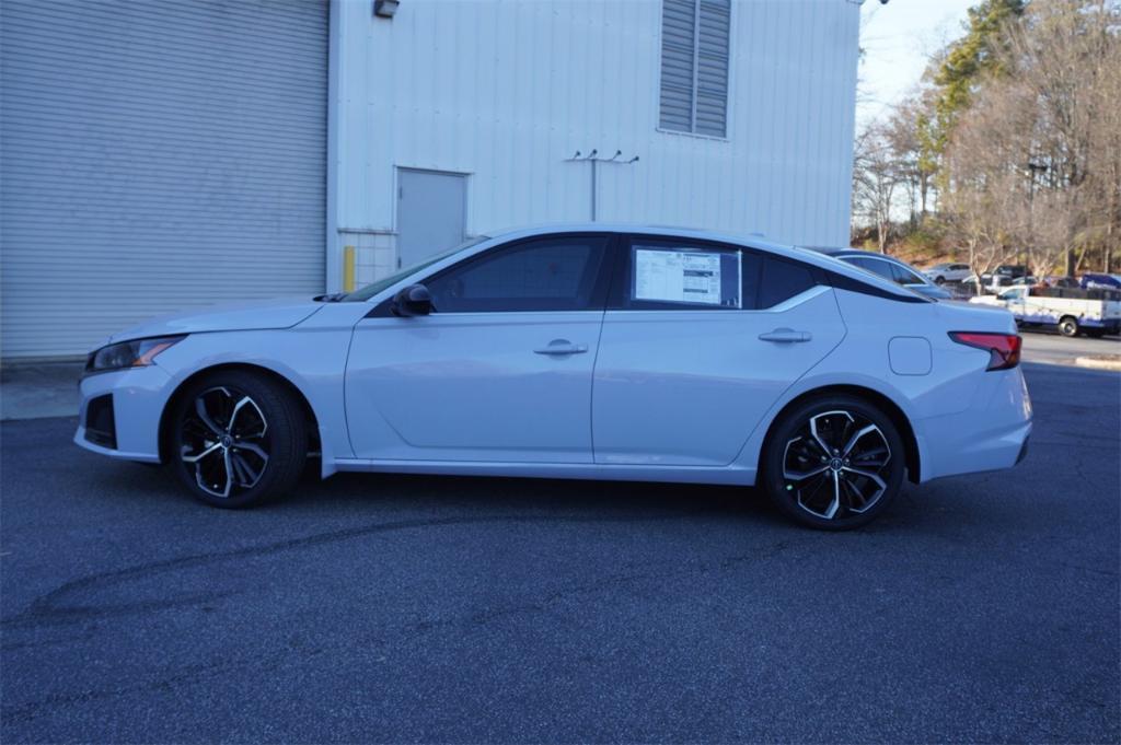 new 2025 Nissan Altima car, priced at $27,032