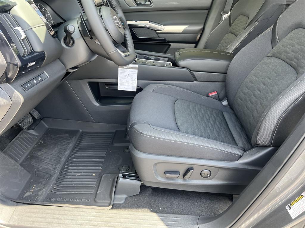new 2025 Nissan Pathfinder car, priced at $41,775