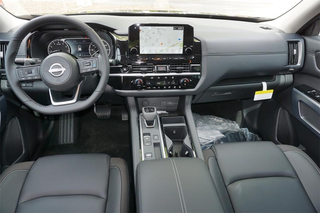 new 2025 Nissan Pathfinder car, priced at $39,806