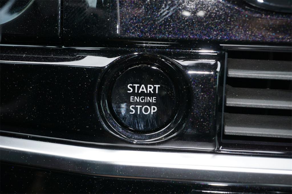 new 2025 Nissan Pathfinder car, priced at $39,806