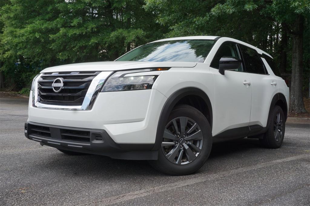 used 2024 Nissan Pathfinder car, priced at $30,900