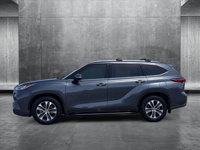 used 2020 Toyota Highlander car, priced at $26,995