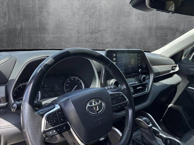 used 2020 Toyota Highlander car, priced at $26,995