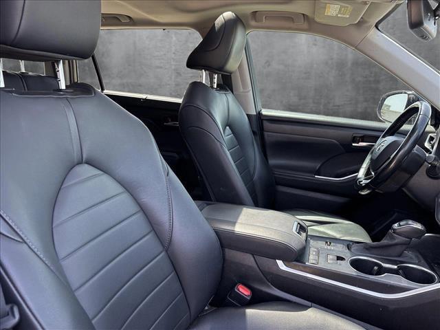 used 2020 Toyota Highlander car, priced at $26,995