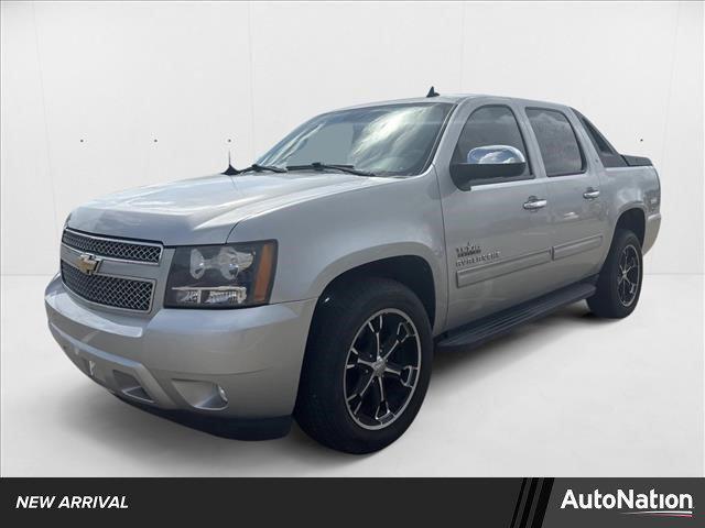 used 2010 Chevrolet Avalanche car, priced at $17,995