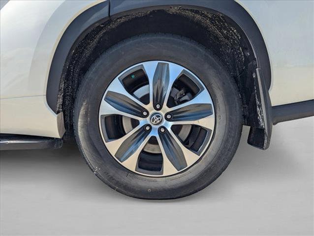 used 2021 Toyota Highlander car, priced at $30,329