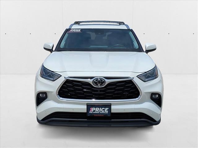 used 2021 Toyota Highlander car, priced at $34,499