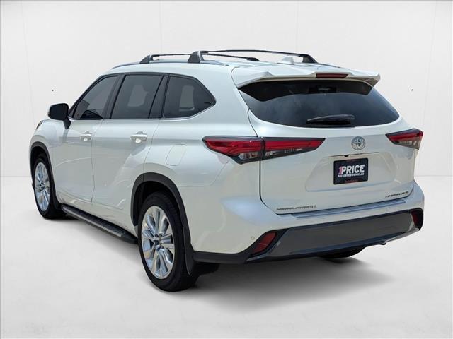 used 2021 Toyota Highlander car, priced at $34,499