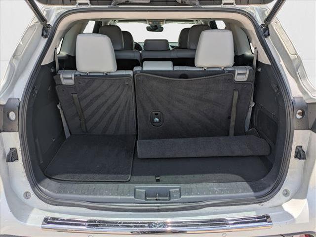 used 2021 Toyota Highlander car, priced at $34,499