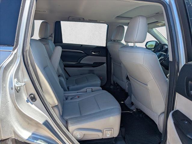 used 2016 Toyota Highlander car, priced at $22,295