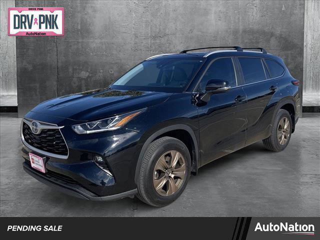 used 2023 Toyota Highlander Hybrid car, priced at $40,087