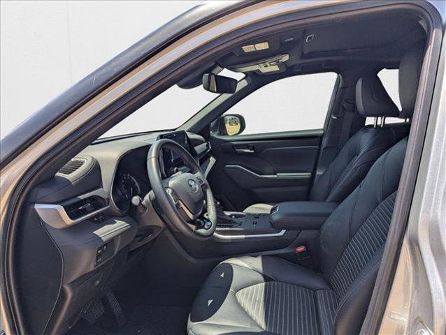 used 2023 Toyota Highlander car, priced at $37,995