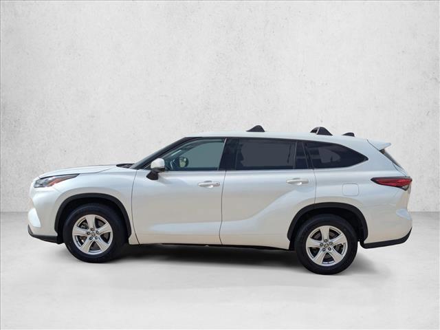 used 2022 Toyota Highlander car, priced at $29,358
