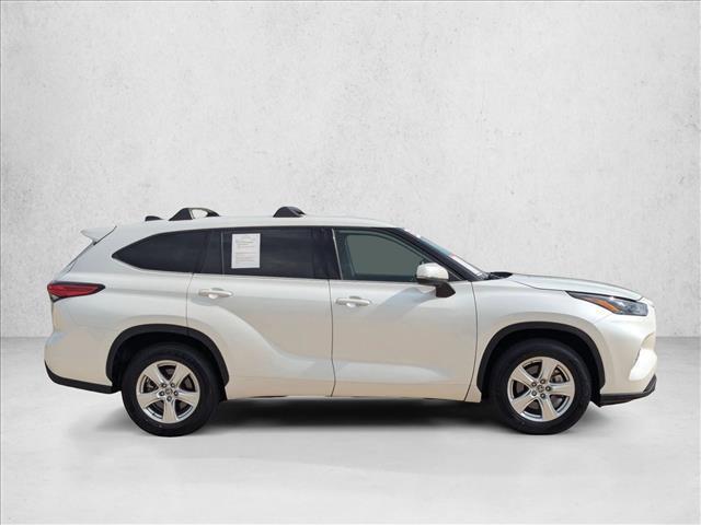 used 2022 Toyota Highlander car, priced at $29,358