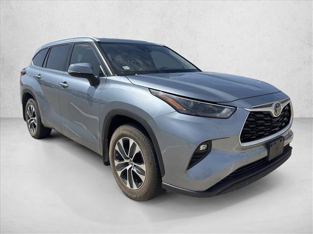 used 2022 Toyota Highlander Hybrid car, priced at $24,495
