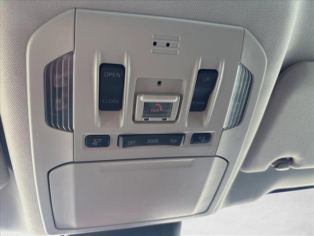 used 2022 Toyota Highlander Hybrid car, priced at $24,495