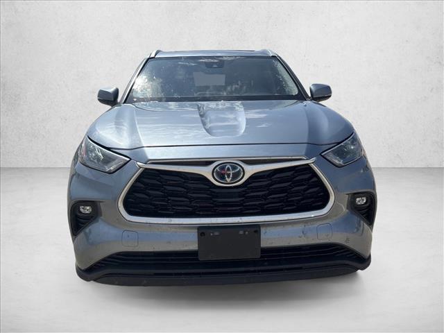used 2022 Toyota Highlander Hybrid car, priced at $24,495