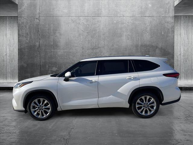 used 2020 Toyota Highlander car, priced at $30,215