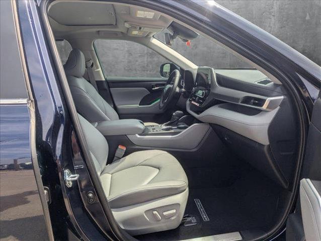 used 2025 Toyota Highlander Hybrid car, priced at $49,995