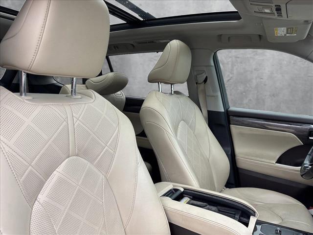 used 2022 Toyota Highlander car, priced at $36,995