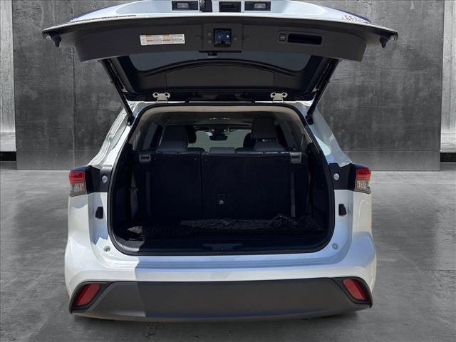 used 2022 Toyota Highlander car, priced at $34,990