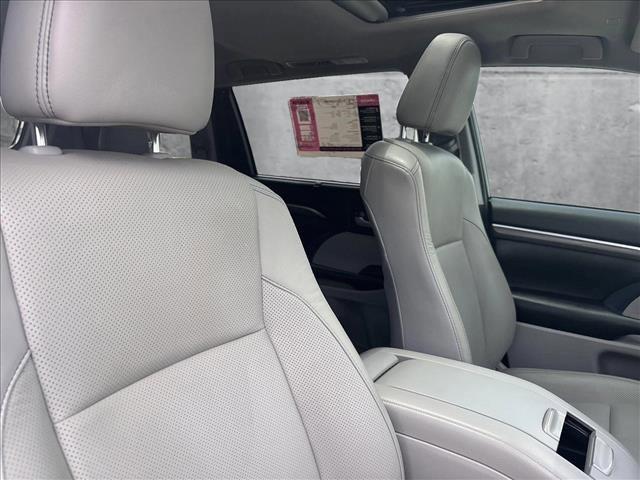 used 2019 Toyota Highlander car, priced at $30,995