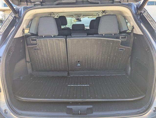 used 2023 Toyota Highlander car, priced at $30,995