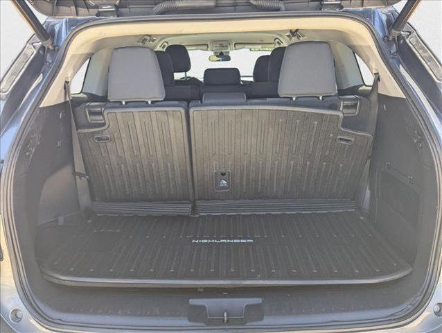 used 2023 Toyota Highlander car, priced at $29,995