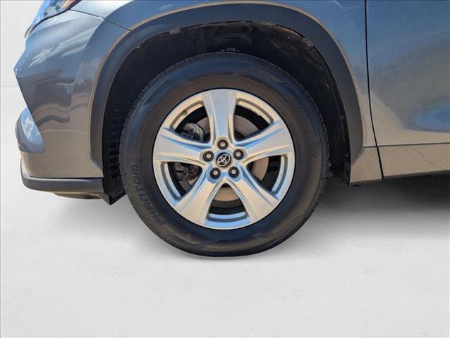 used 2023 Toyota Highlander car, priced at $30,995