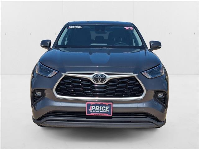 used 2023 Toyota Highlander car, priced at $30,995