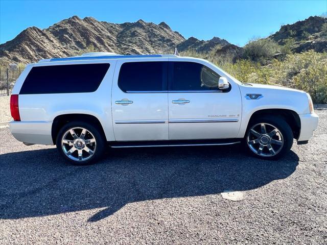 used 2007 Cadillac Escalade ESV car, priced at $11,500