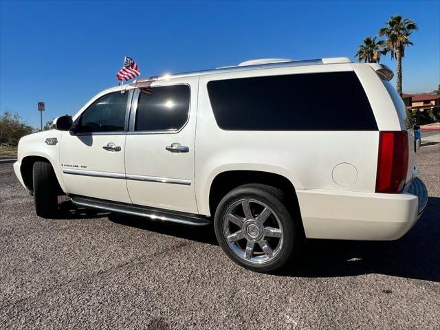 used 2007 Cadillac Escalade ESV car, priced at $11,500