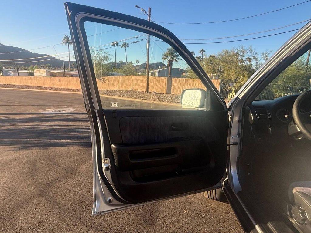 used 2002 Honda CR-V car, priced at $5,900