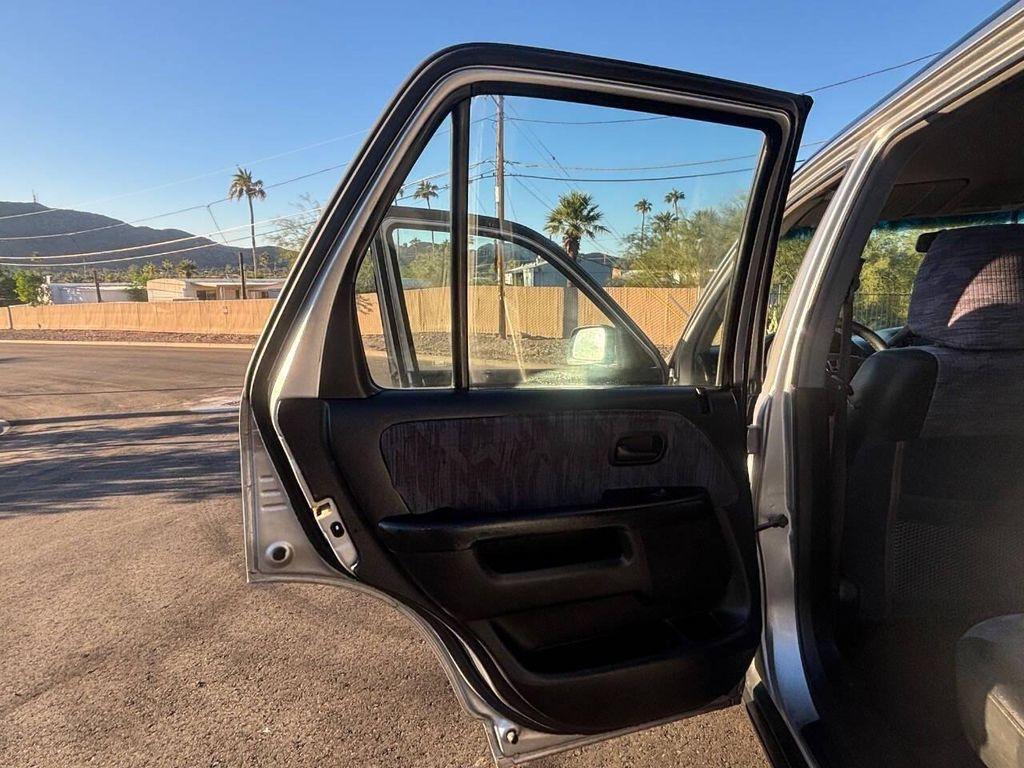 used 2002 Honda CR-V car, priced at $5,900