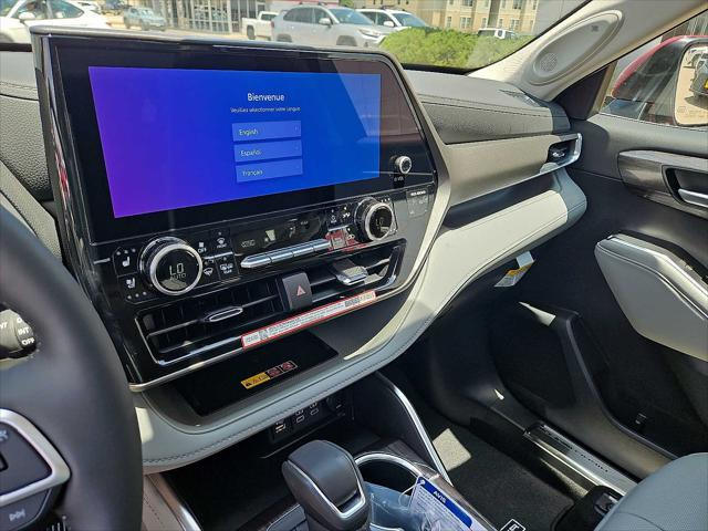 new 2025 Toyota Highlander car, priced at $54,821