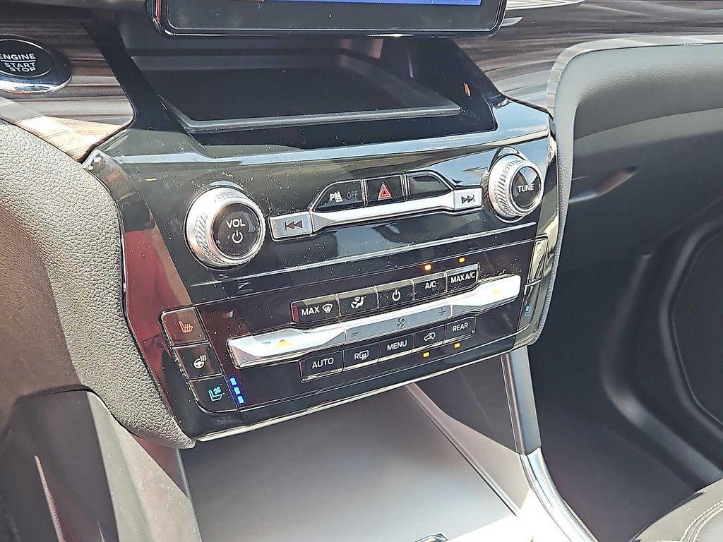 used 2024 Ford Explorer car, priced at $36,888