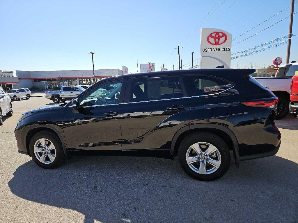 used 2024 Toyota Highlander car, priced at $38,877