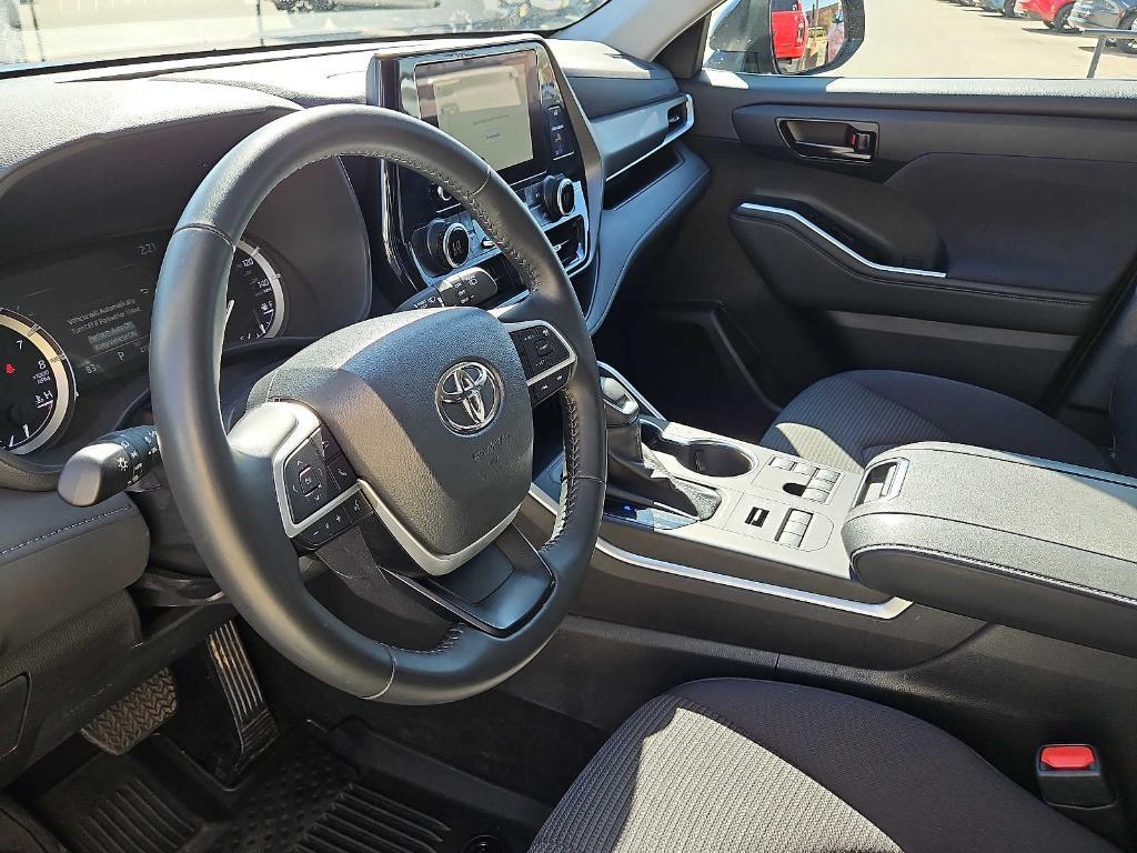 used 2024 Toyota Highlander car, priced at $38,877