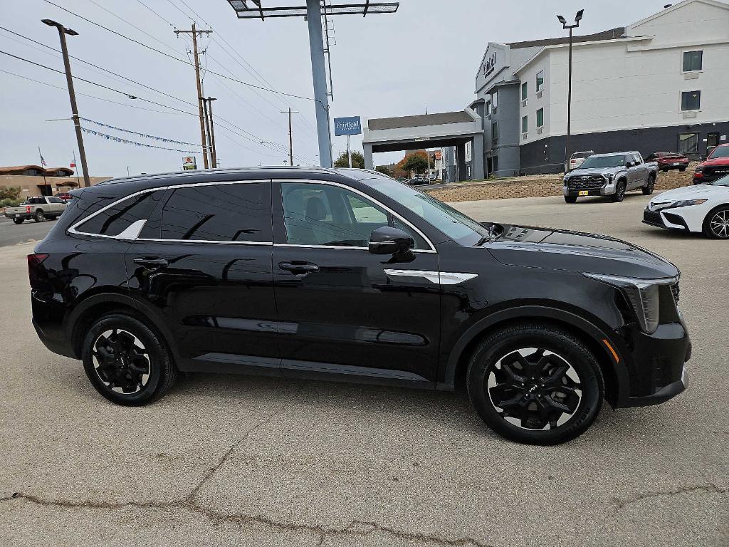 used 2024 Kia Sorento car, priced at $32,997