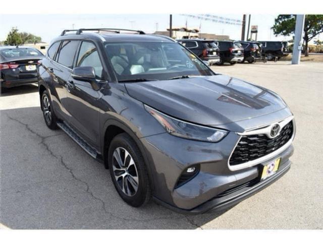 used 2022 Toyota Highlander car, priced at $32,545
