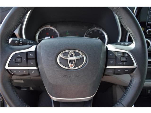 used 2022 Toyota Highlander car, priced at $32,545