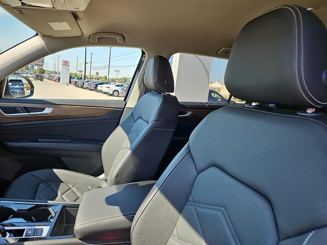 used 2025 Volkswagen Atlas car, priced at $39,023