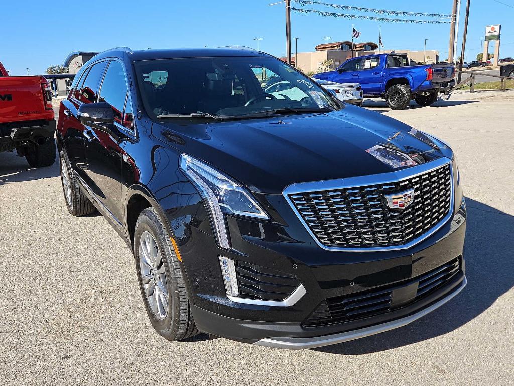 used 2022 Cadillac XT5 car, priced at $34,389