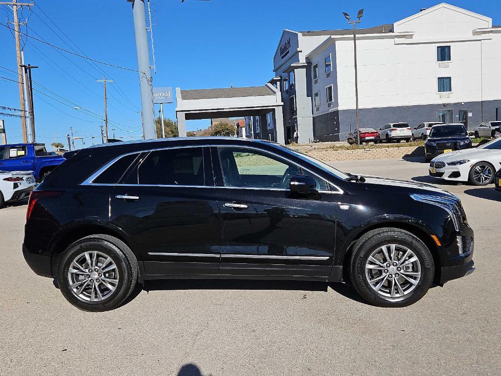 used 2022 Cadillac XT5 car, priced at $34,389