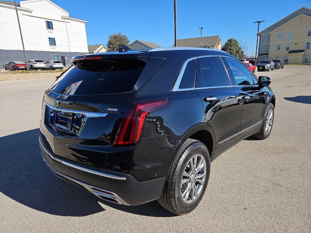 used 2022 Cadillac XT5 car, priced at $34,389