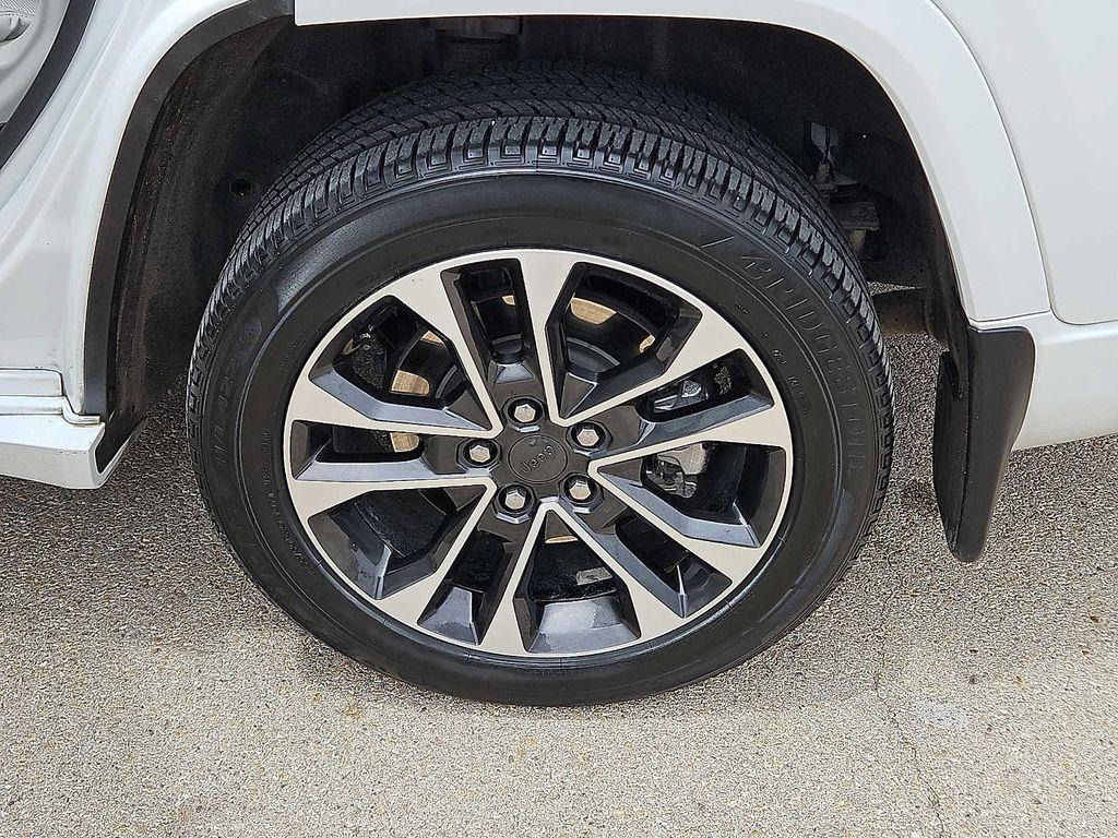 used 2023 Jeep Grand Cherokee L car, priced at $39,985