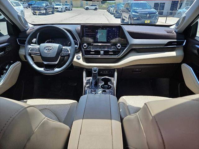 used 2022 Toyota Highlander car, priced at $36,777